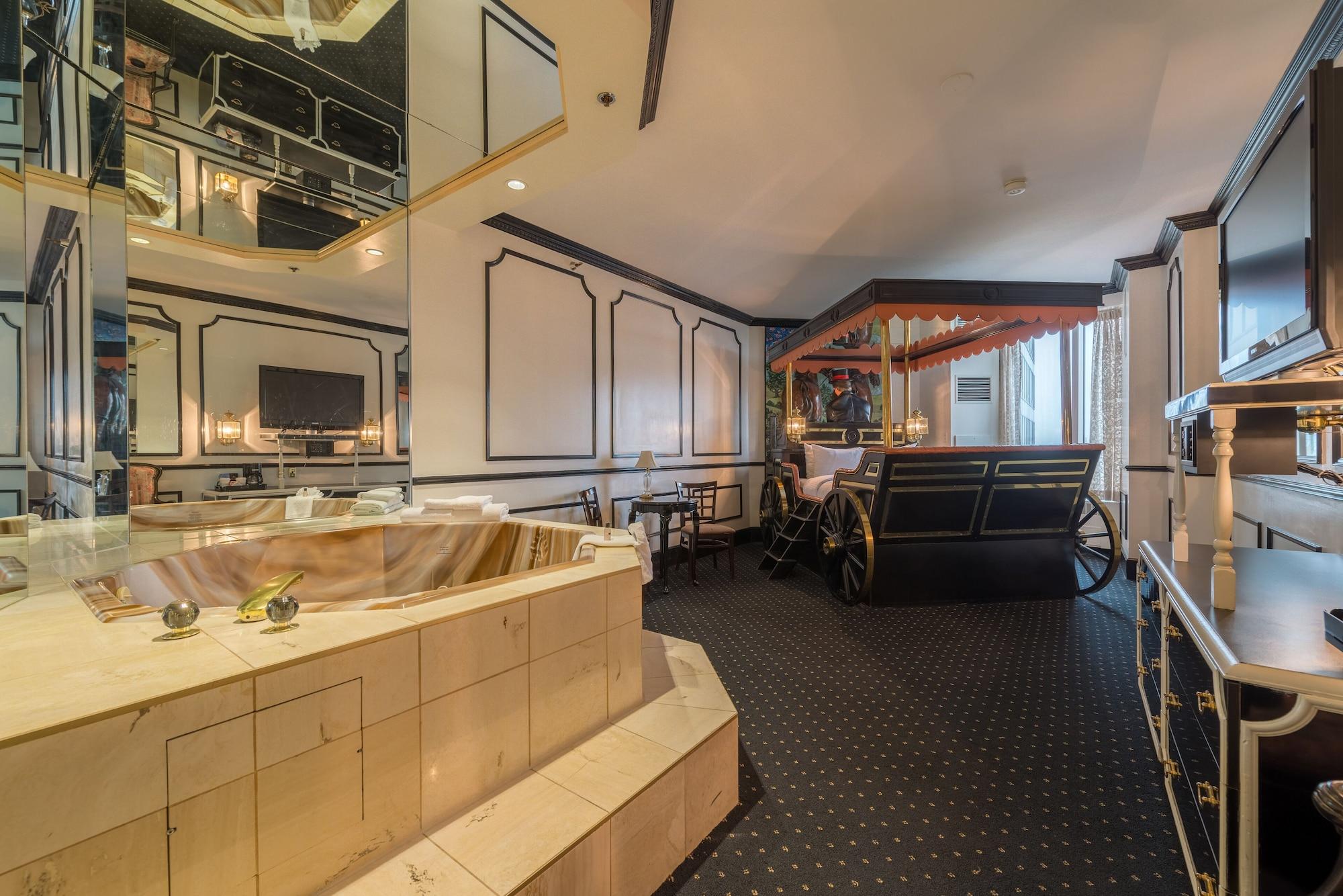 Fantasyland Hotel Эдмонтон Экстерьер фото