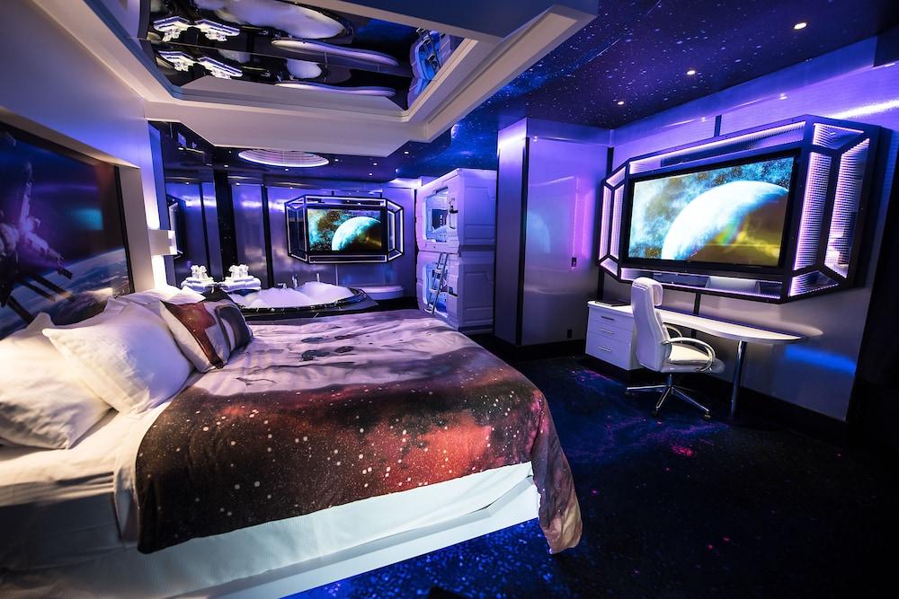 Fantasyland Hotel Эдмонтон Экстерьер фото
