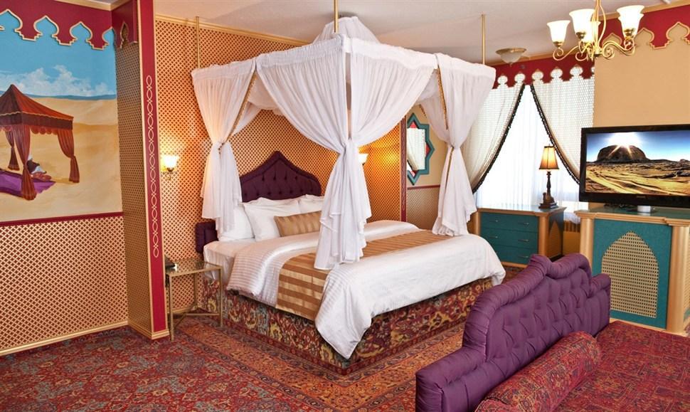 Fantasyland Hotel Эдмонтон Экстерьер фото