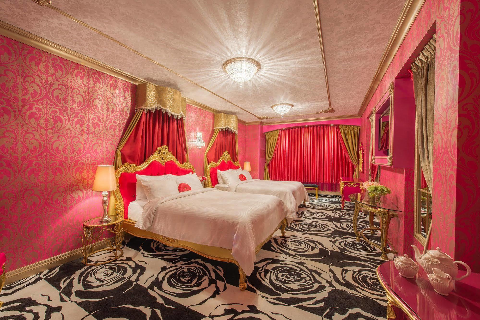 Fantasyland Hotel Эдмонтон Экстерьер фото
